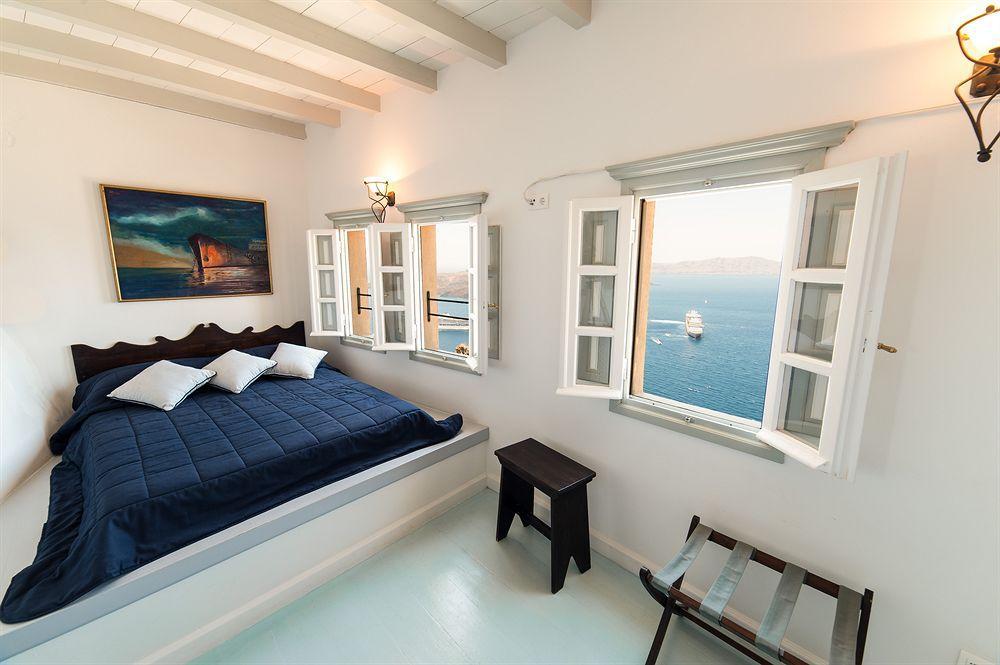 Cori Rigas Suites Fira  Extérieur photo