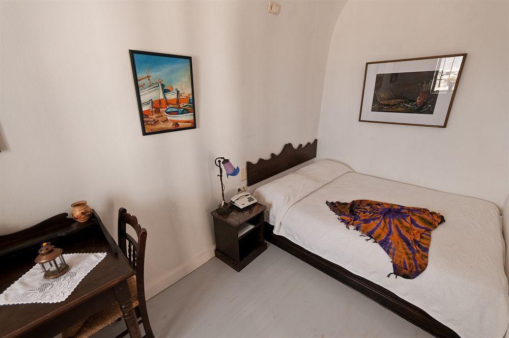Cori Rigas Suites Fira  Extérieur photo