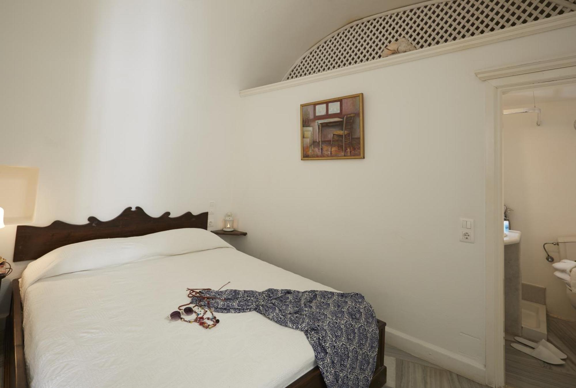 Cori Rigas Suites Fira  Chambre photo