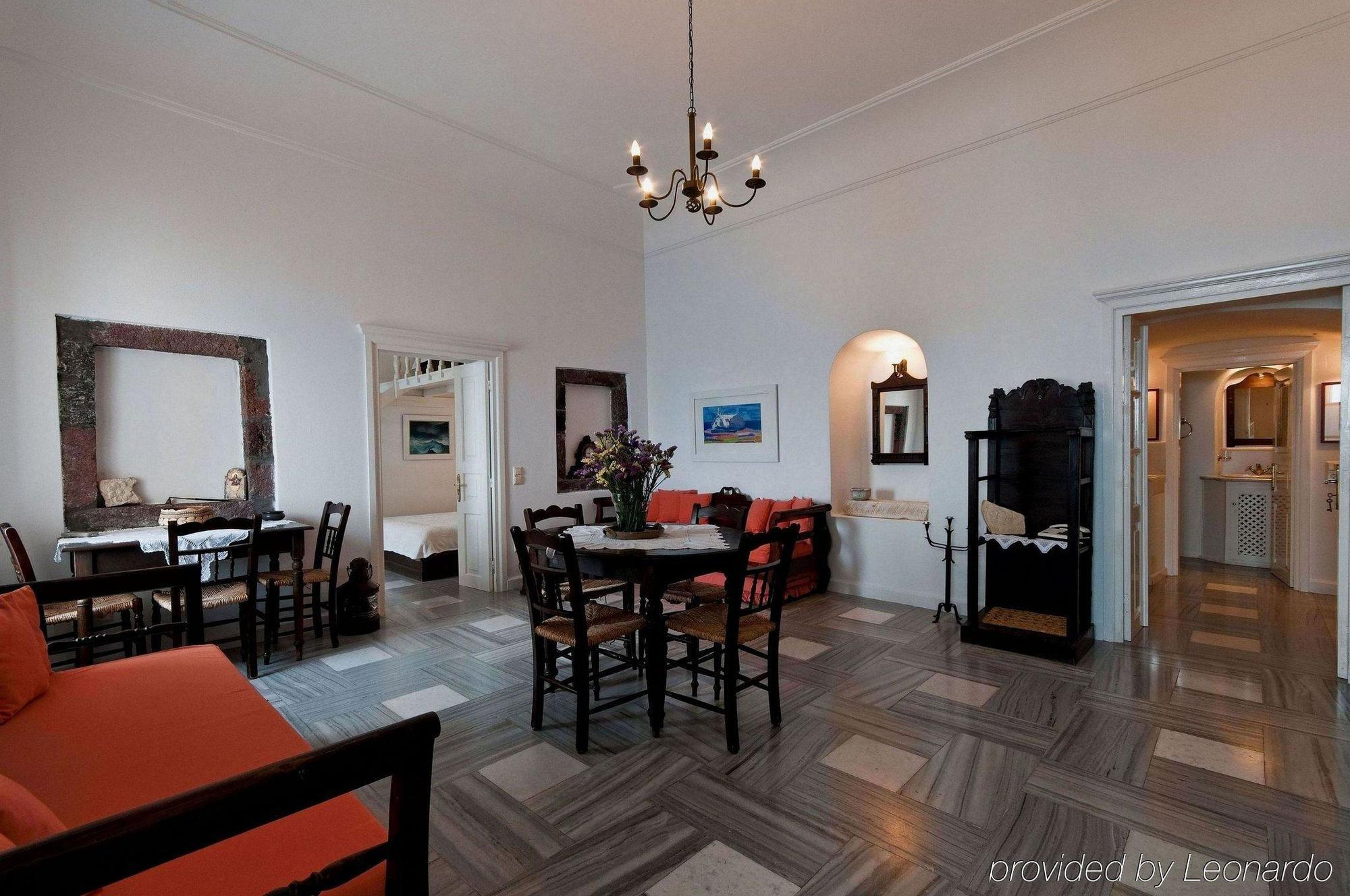 Cori Rigas Suites Fira  Chambre photo